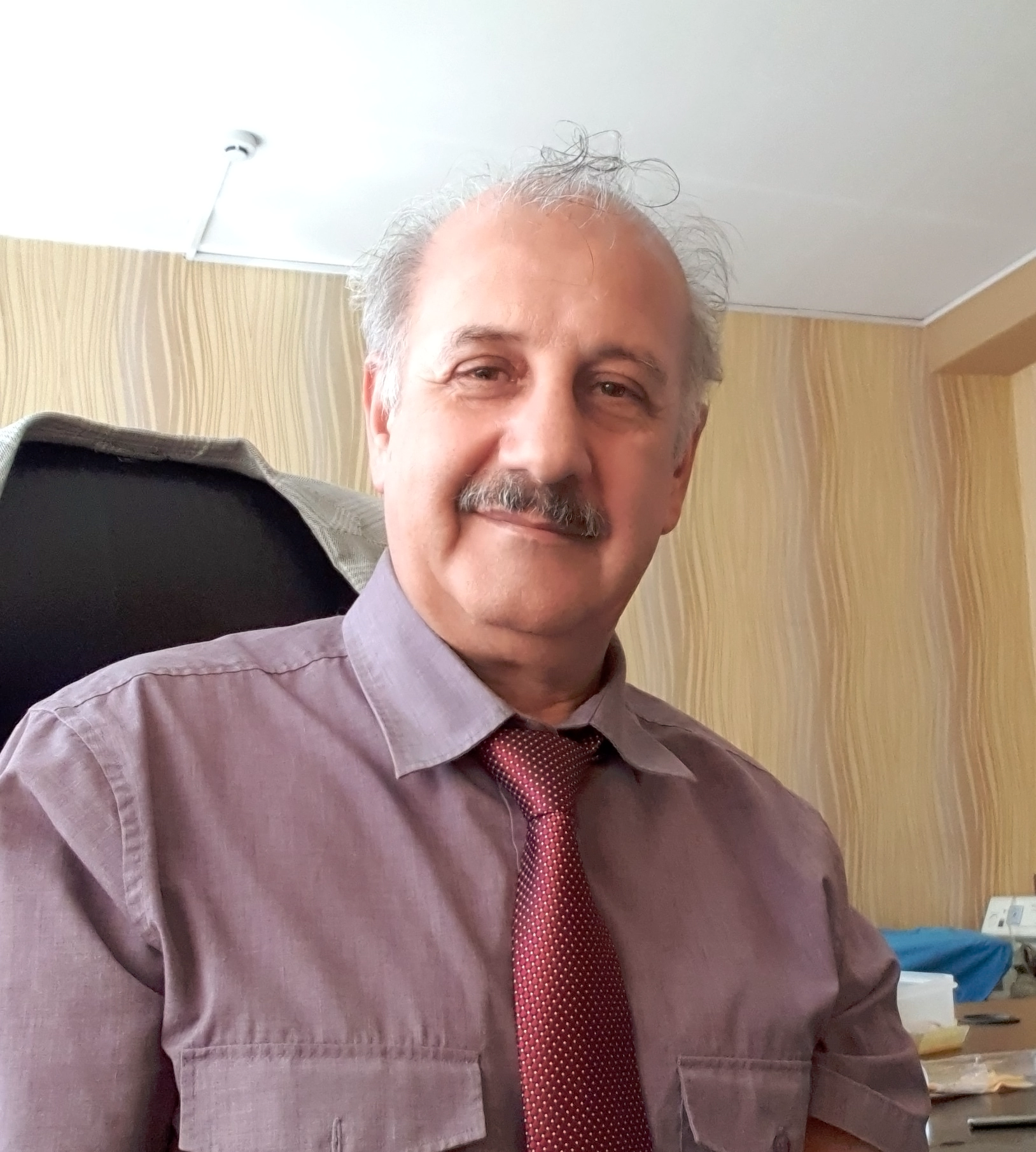 عکس دکتر صفایی جراح بینی